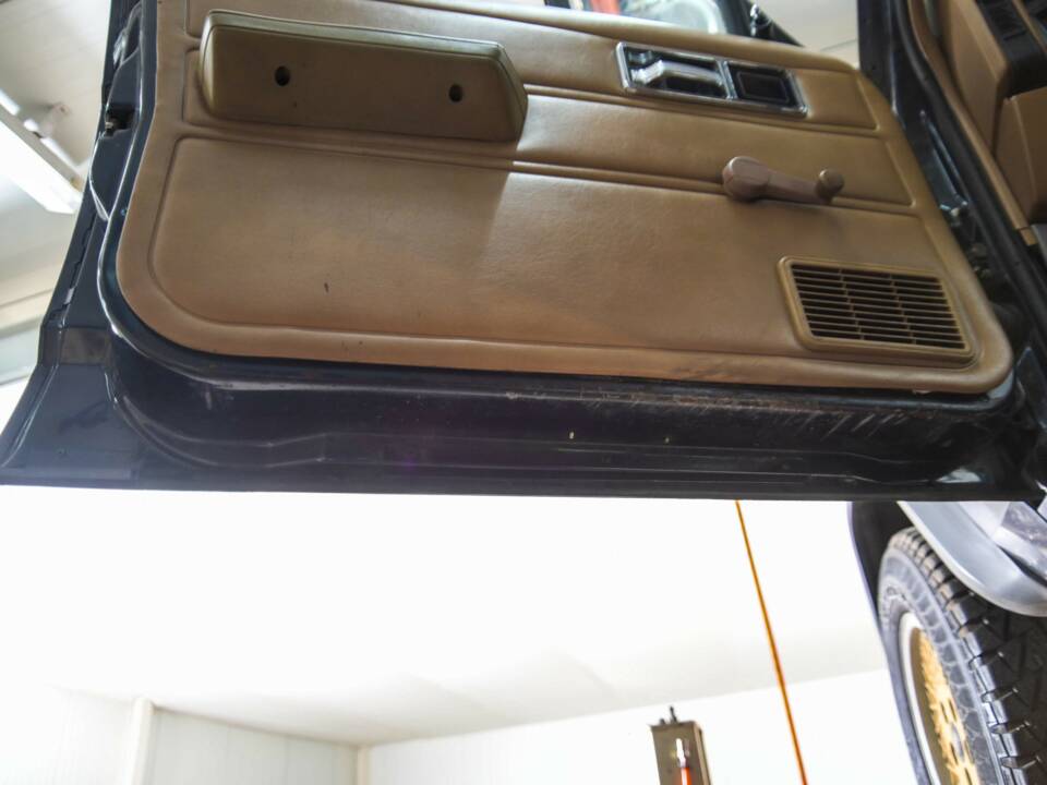 Bild 43/50 von Jeep Cherokee 2.8L V6 (1986)