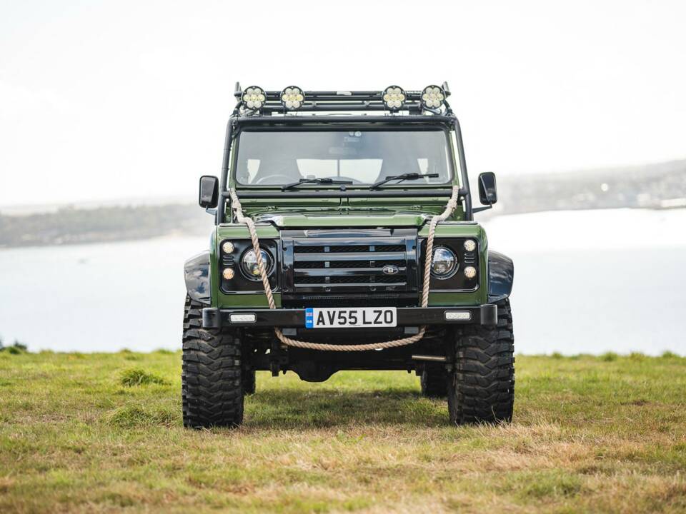 Image 11/31 de Land Rover Defender 110 (2005)