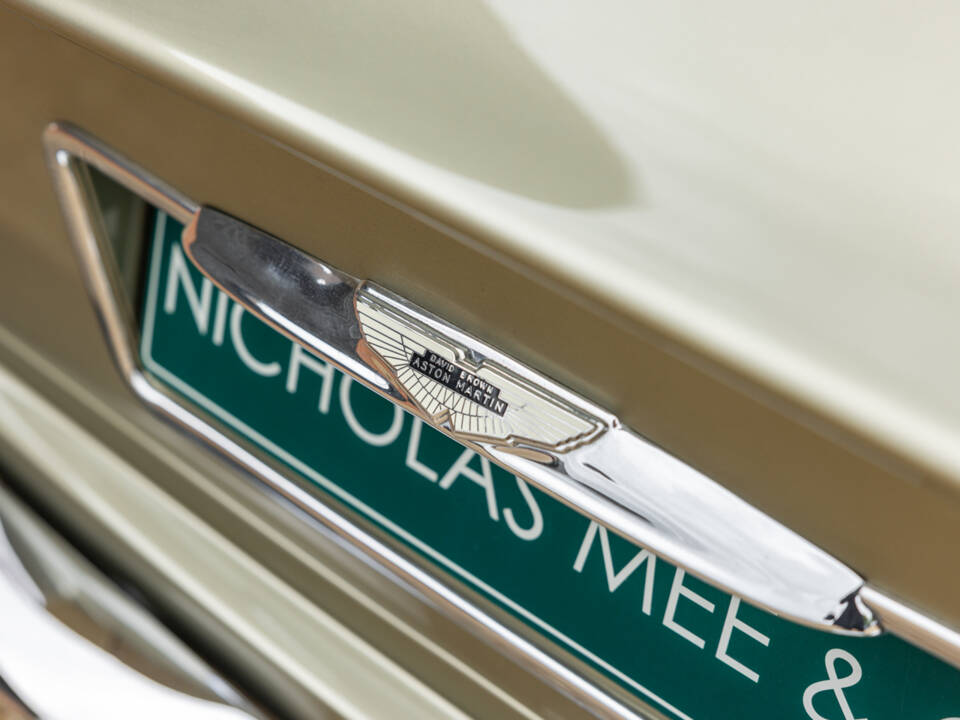 Immagine 41/57 di Aston Martin DB 6 Volante (1969)