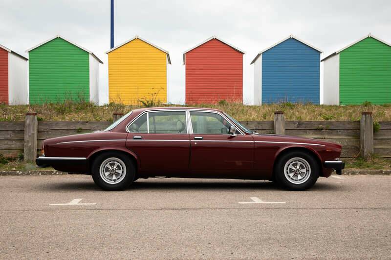 Image 36/50 of Daimler Double Six (1983)