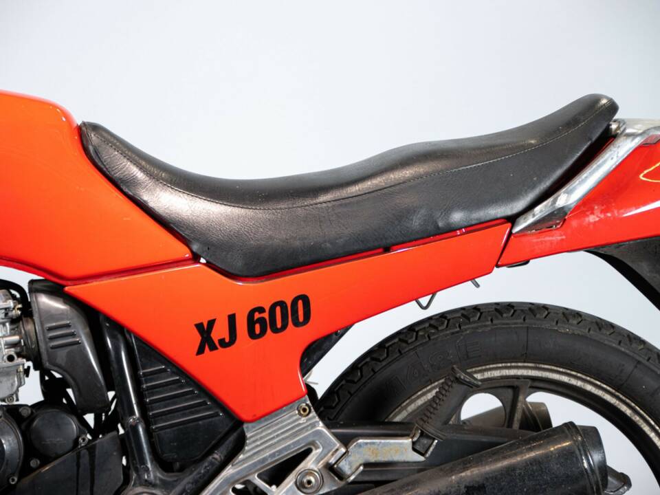 Image 17/50 of Yamaha XJ 600 (1984)