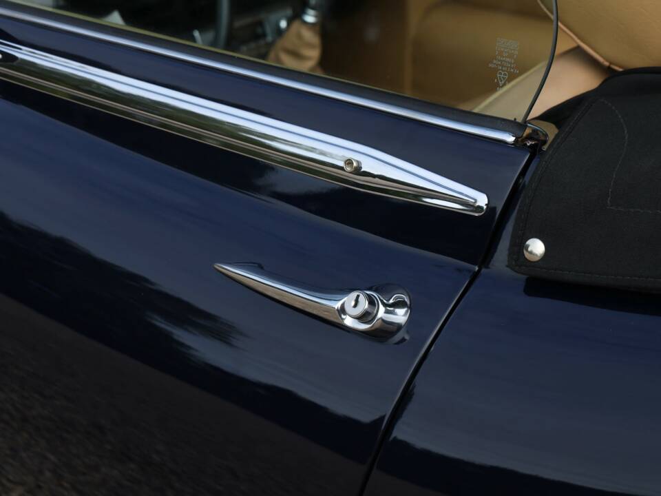 Bild 38/50 von Jaguar E-Type V12 (1973)