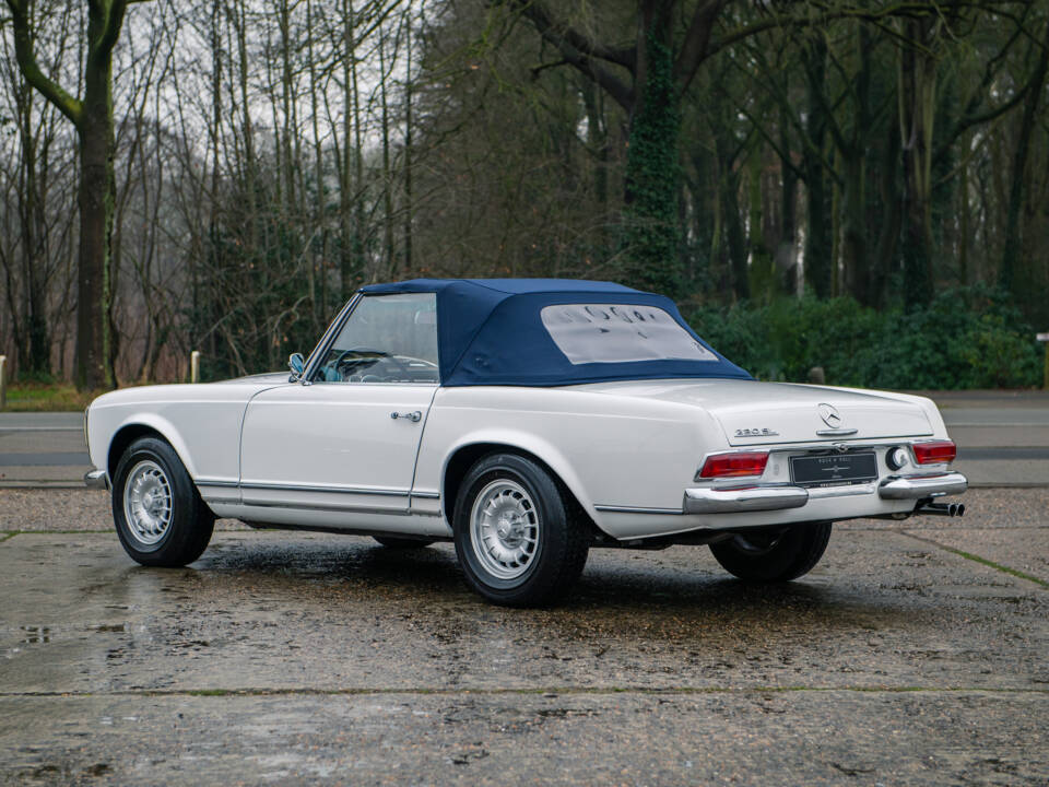 Image 30/36 of Mercedes-Benz 230 SL (1965)