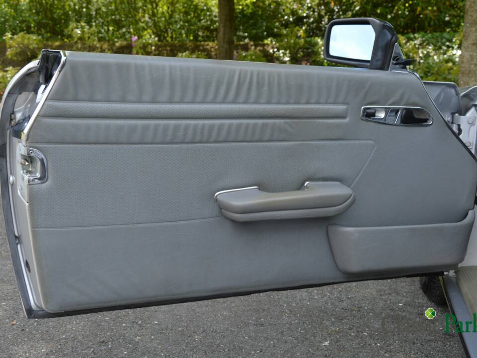 Image 30/50 de Mercedes-Benz 500 SL (1985)