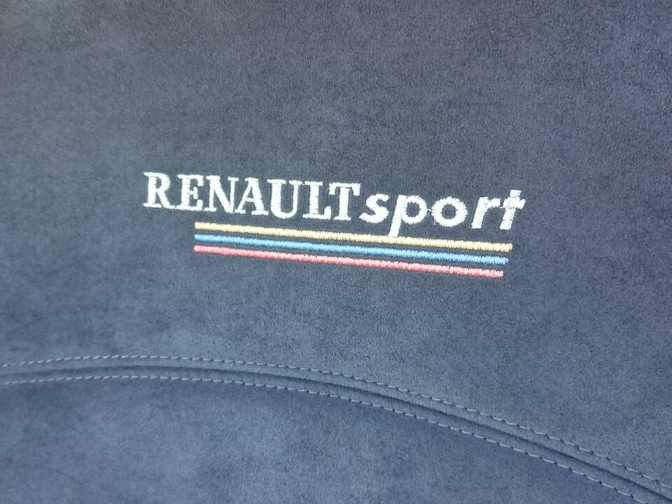 Immagine 7/10 di Renault Clio II V6 (2002)