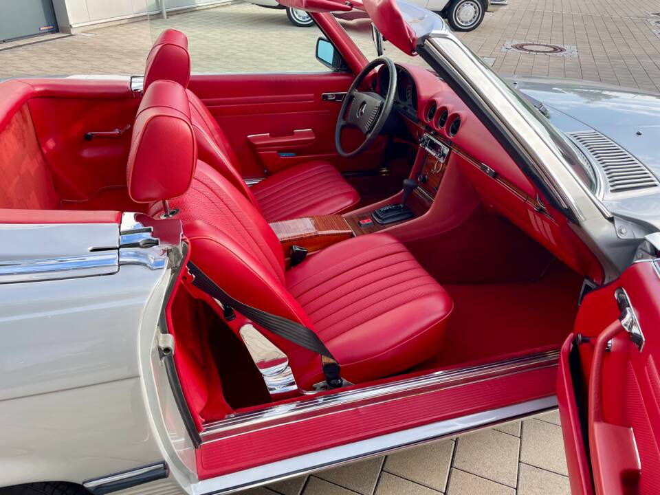 Image 14/23 de Mercedes-Benz 280 SL (1977)