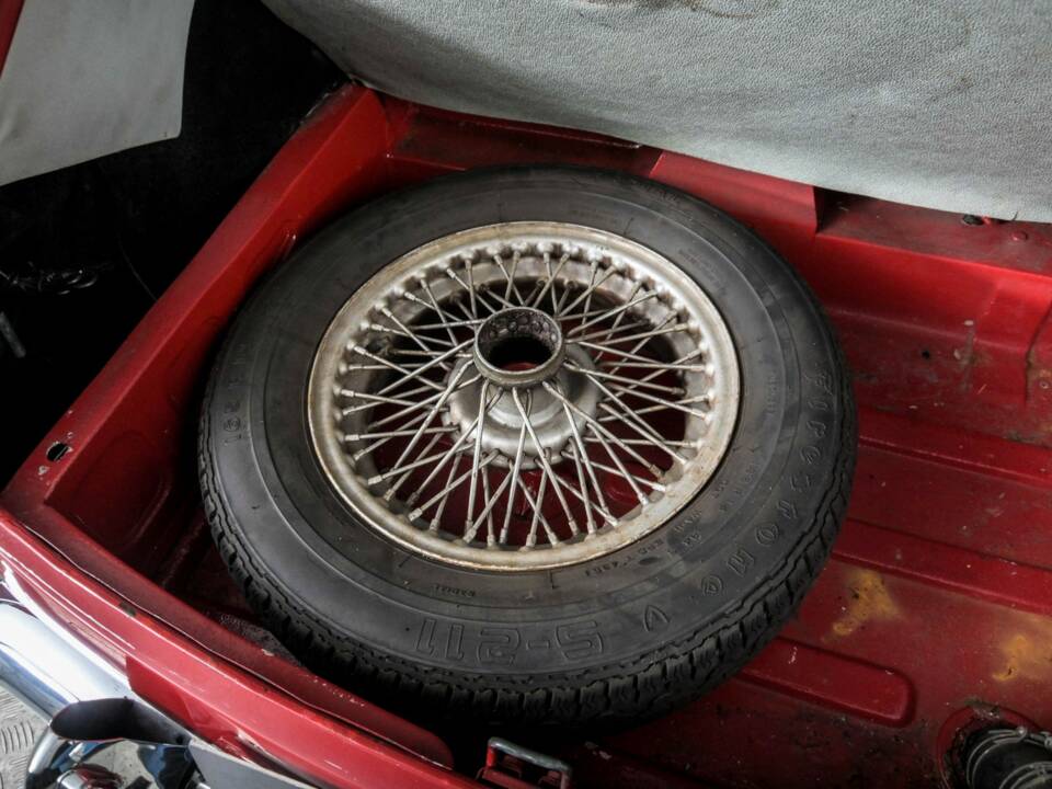Image 40/50 of MG MGB GT (1967)