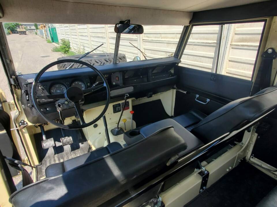 Image 10/22 of Land Rover 109 (1977)