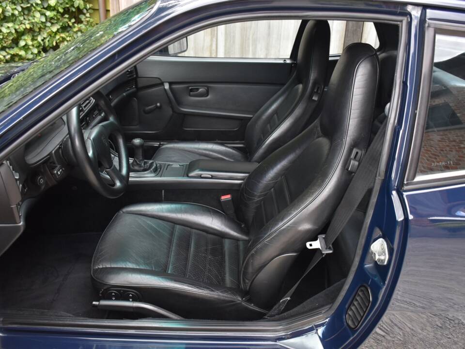 Immagine 24/40 di Porsche 944 (1985)