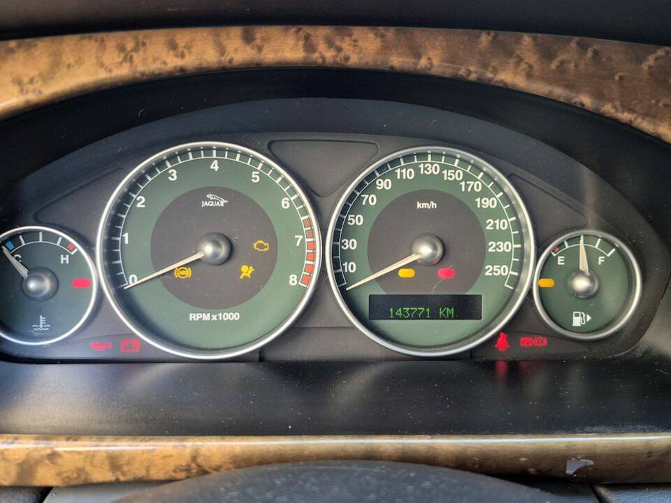 Imagen 22/45 de Jaguar X-Type 2.5 V6 (2002)