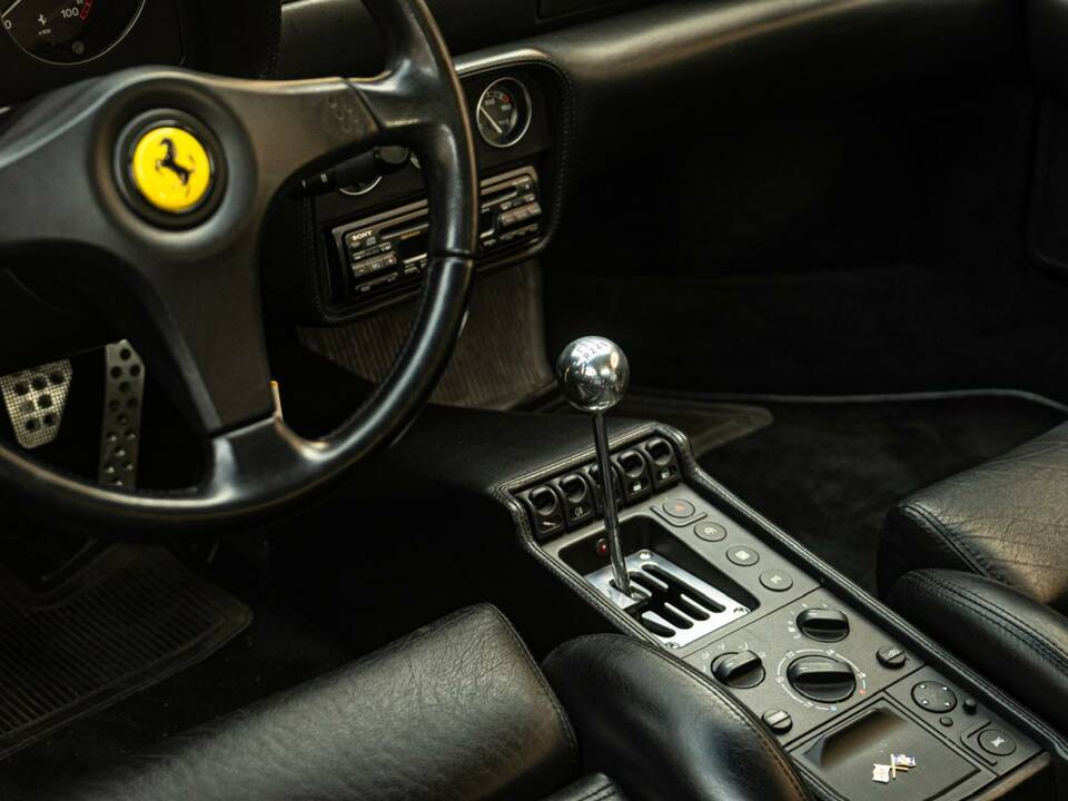 Immagine 21/33 di Ferrari F 355 Berlinetta (1995)