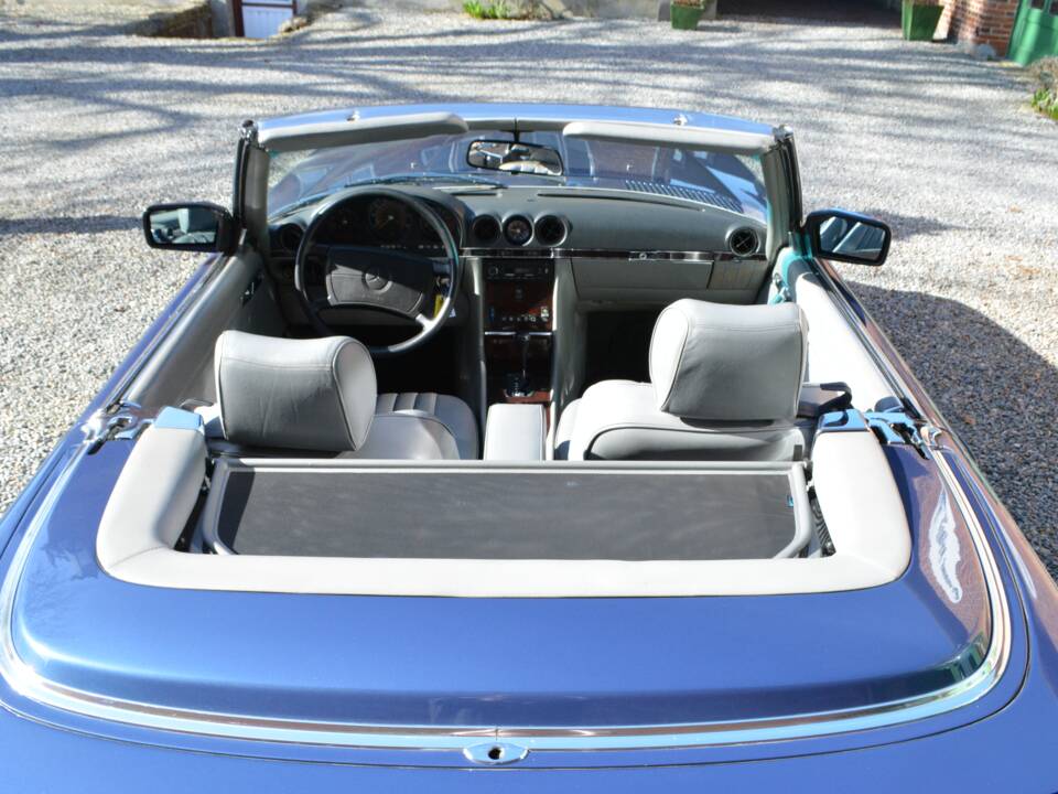 Bild 12/16 von Mercedes-Benz 560 SL (1988)