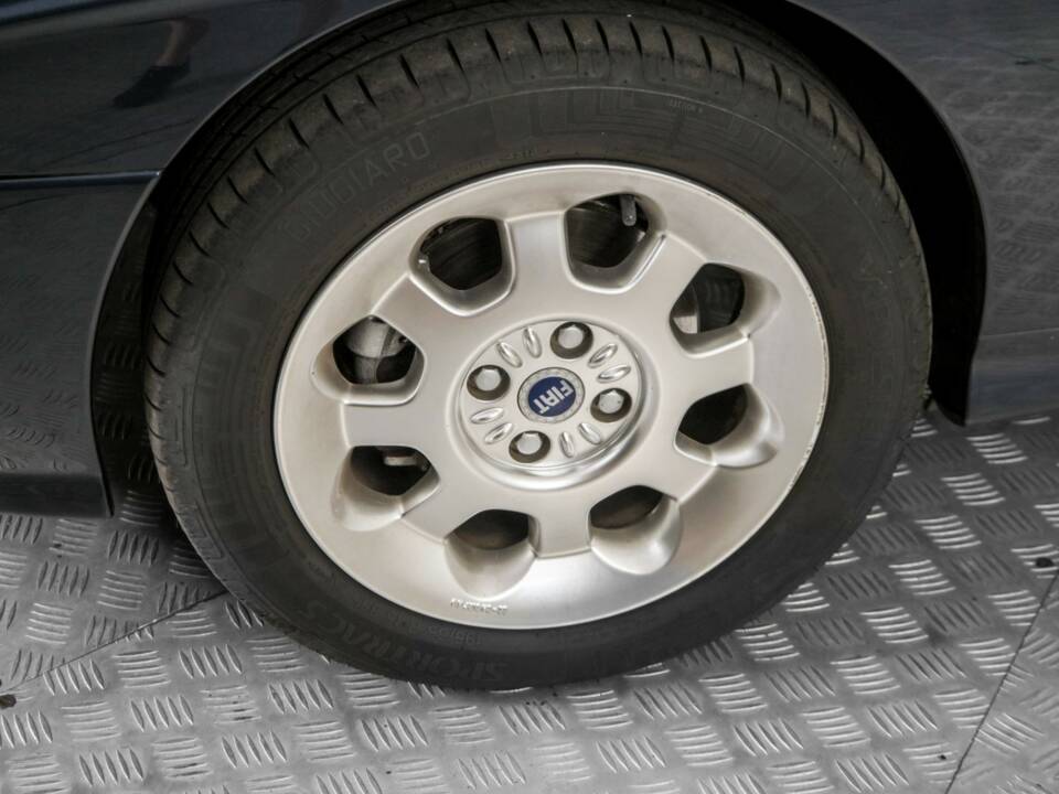 Image 22/50 of FIAT Barchetta (2003)