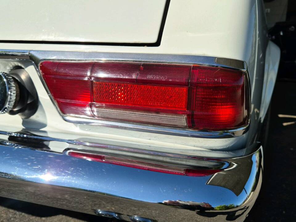Image 22/62 of Mercedes-Benz 230 SL (1965)