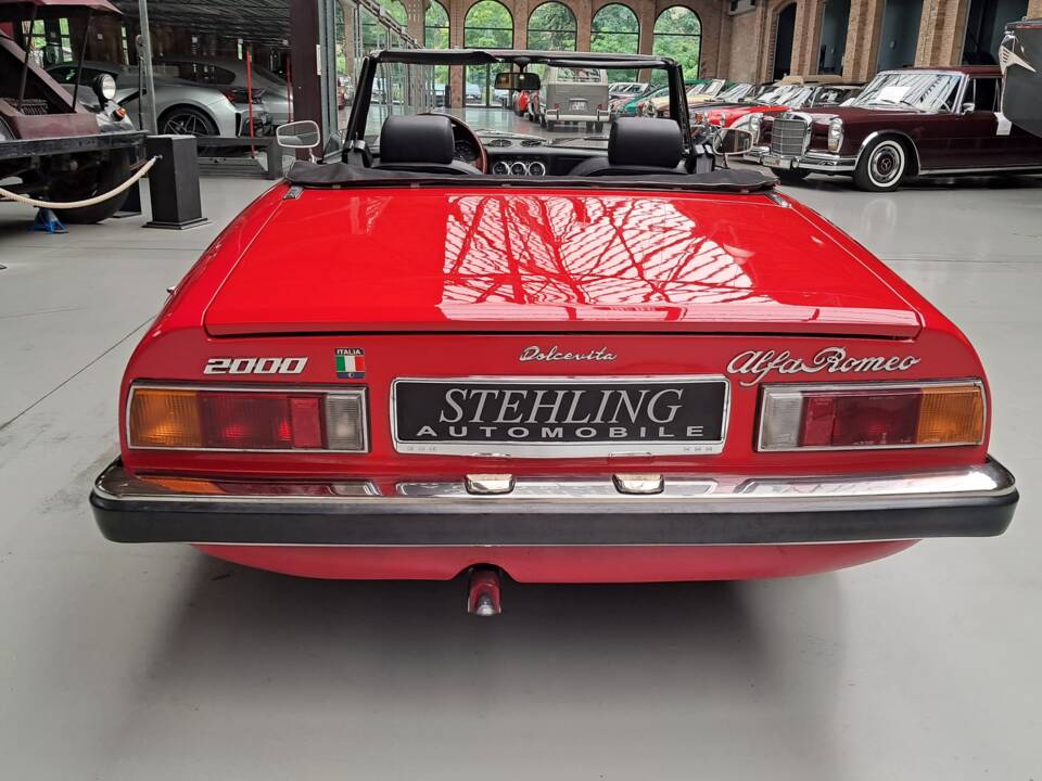 Image 13/38 of Alfa Romeo 2000 Spider Veloce (1978)