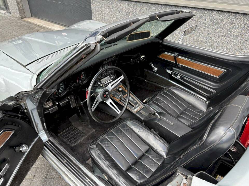 Image 14/36 of Chevrolet Corvette Stingray (1970)
