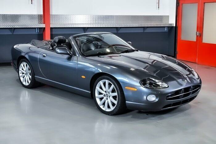 Image 5/7 de Jaguar XK8 4.2 (2005)