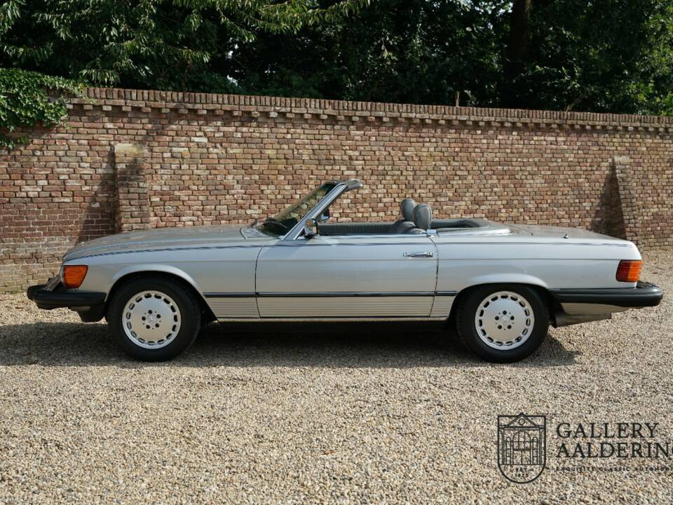 Image 16/50 of Mercedes-Benz 380 SL (1982)