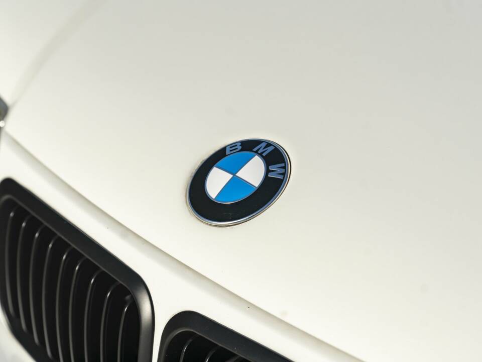 Image 25/50 of BMW 318 (1994)