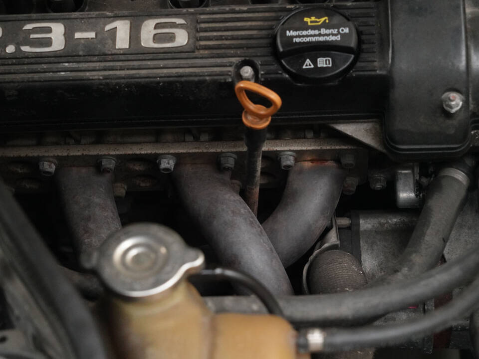 Image 79/83 of Mercedes-Benz 190 E 2.3-16 (1984)