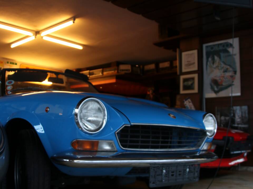 Image 1/19 de FIAT 124 Spider BS (1971)