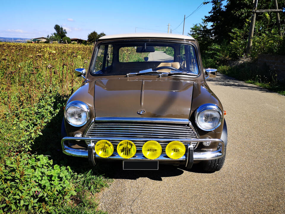 Image 13/58 de Innocenti Mini Cooper 1000 (1972)