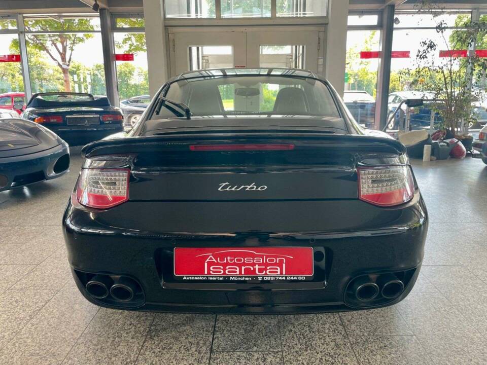 Immagine 5/17 di Porsche 911 Turbo (2010)