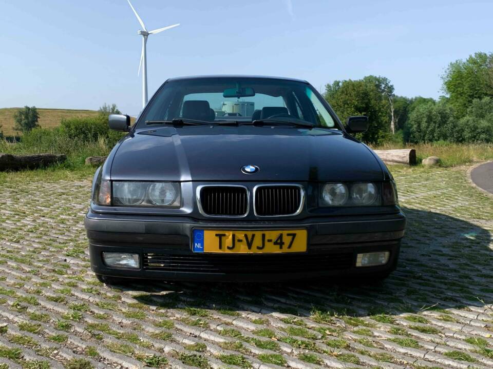 Immagine 3/8 di BMW 316i (1998)