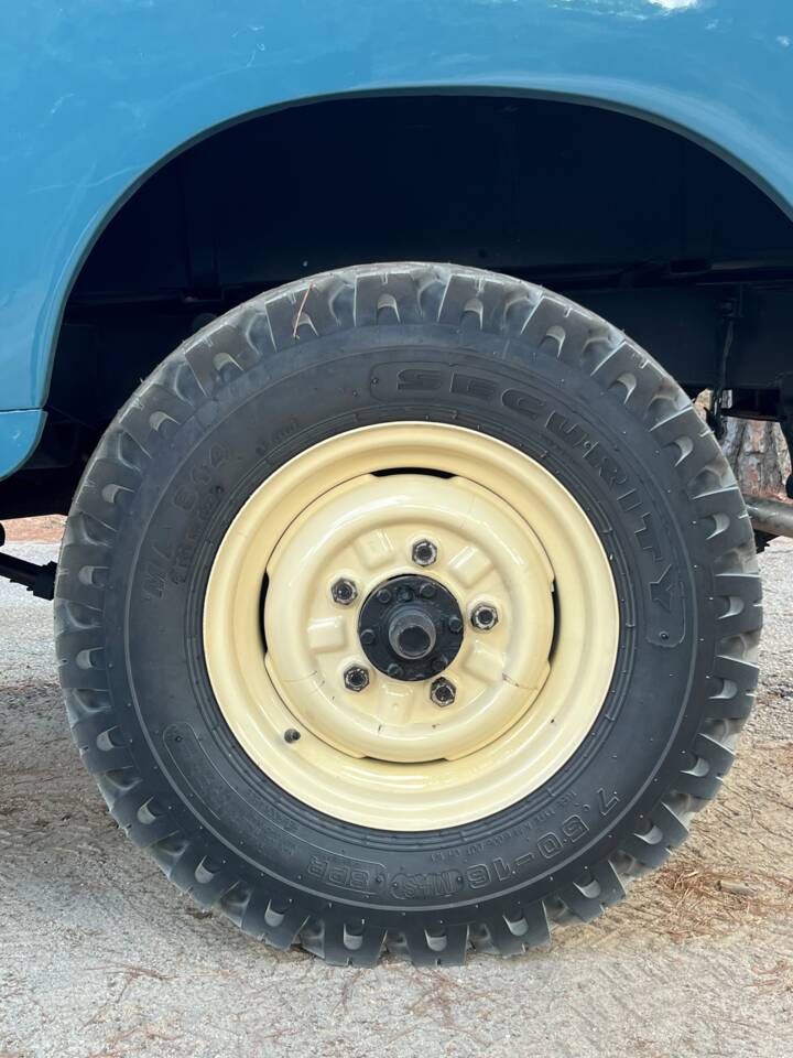 Bild 27/51 von Land Rover 88 (1976)