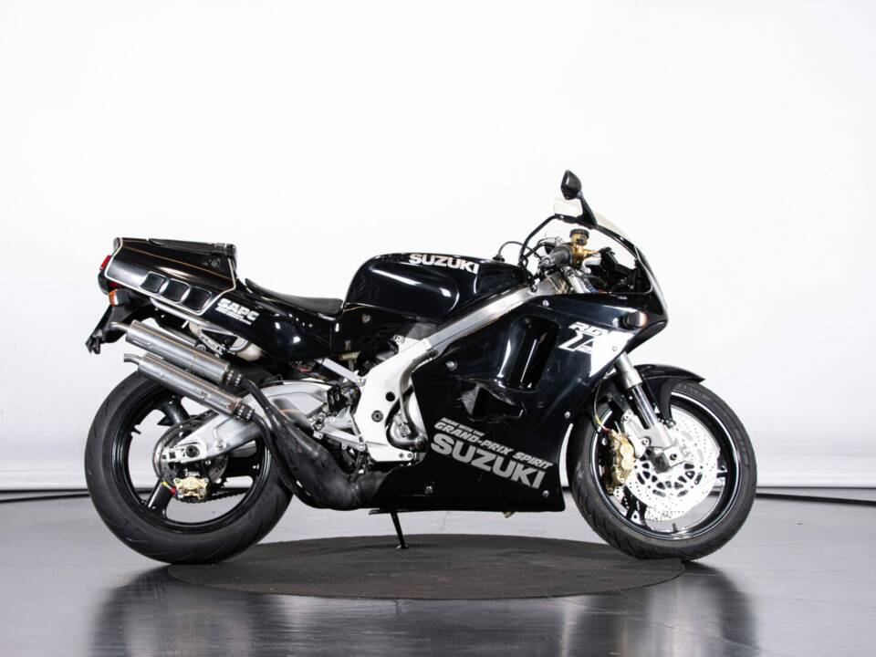 Immagine 5/48 di Suzuki RGV 250 Gamma (1990)