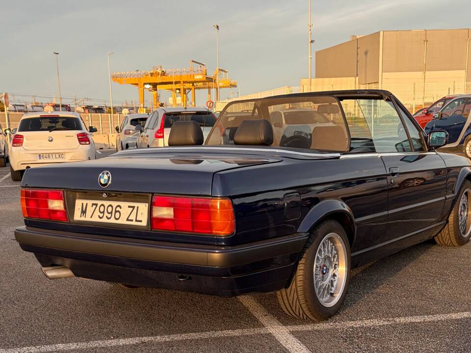 Bild 2/55 von BMW 320i (1991)