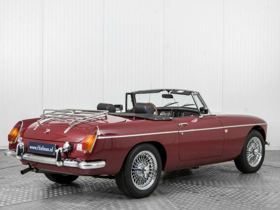 Image 2/50 de MG MGB (1979)