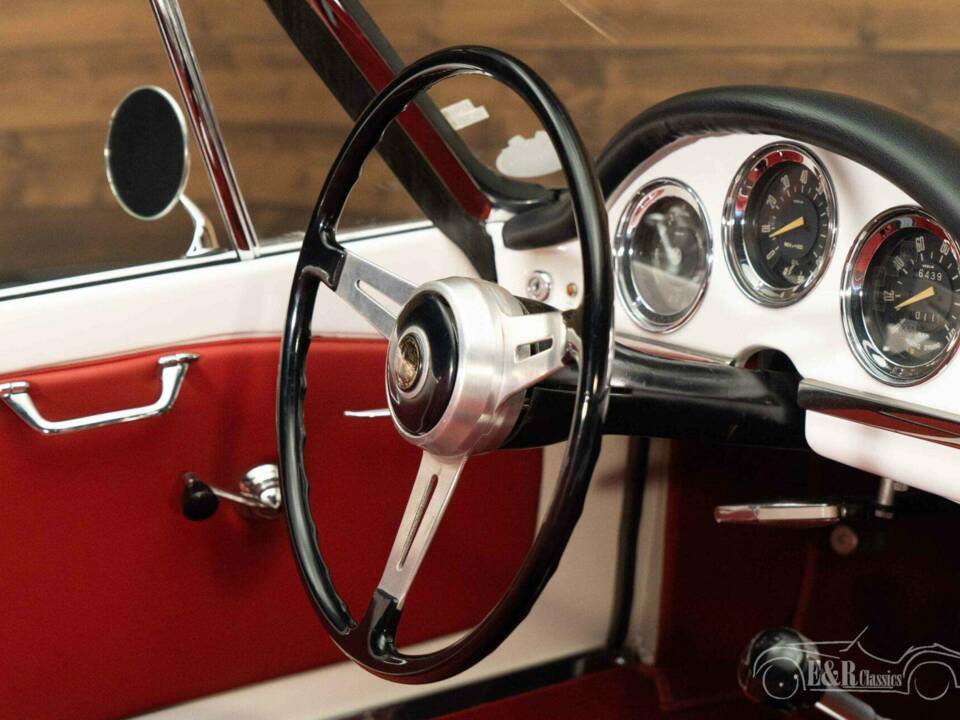 Immagine 10/19 di Alfa Romeo Giulia 1600 Spider Veloce (1964)