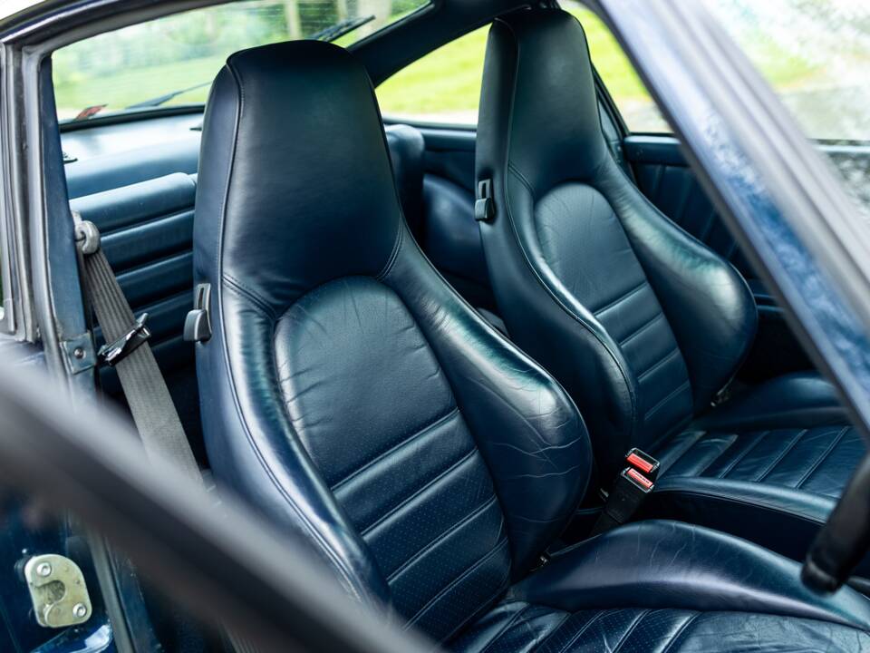 Image 33/50 of Porsche 911 Carrera 3.2 (1985)