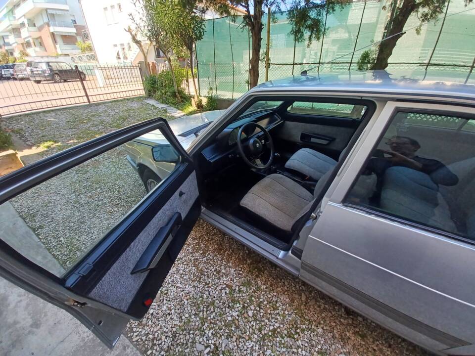 Bild 23/63 von Alfa Romeo 75 1.6 (1987)