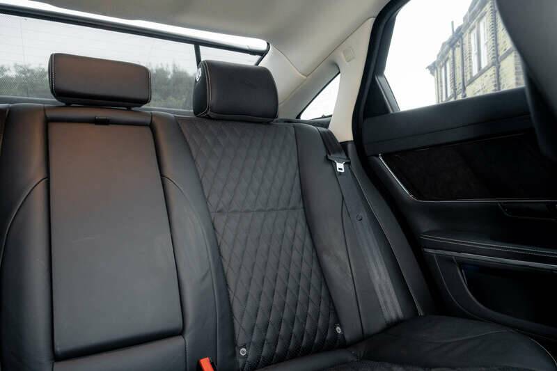 Bild 50/50 von Jaguar XJ 3.0 (2019)