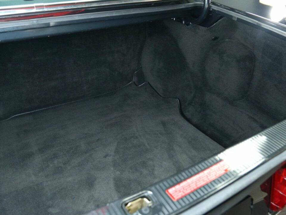 Immagine 49/50 di Mercedes-Benz 560 SEC (1990)