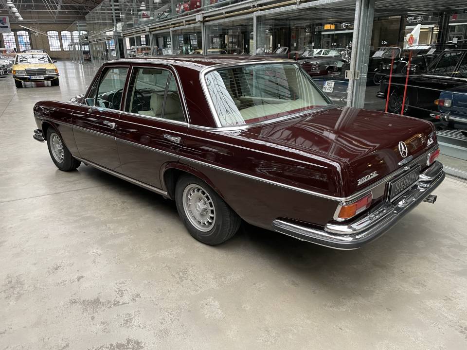 Image 6/50 of Mercedes-Benz 280 SE 4,5 (1972)