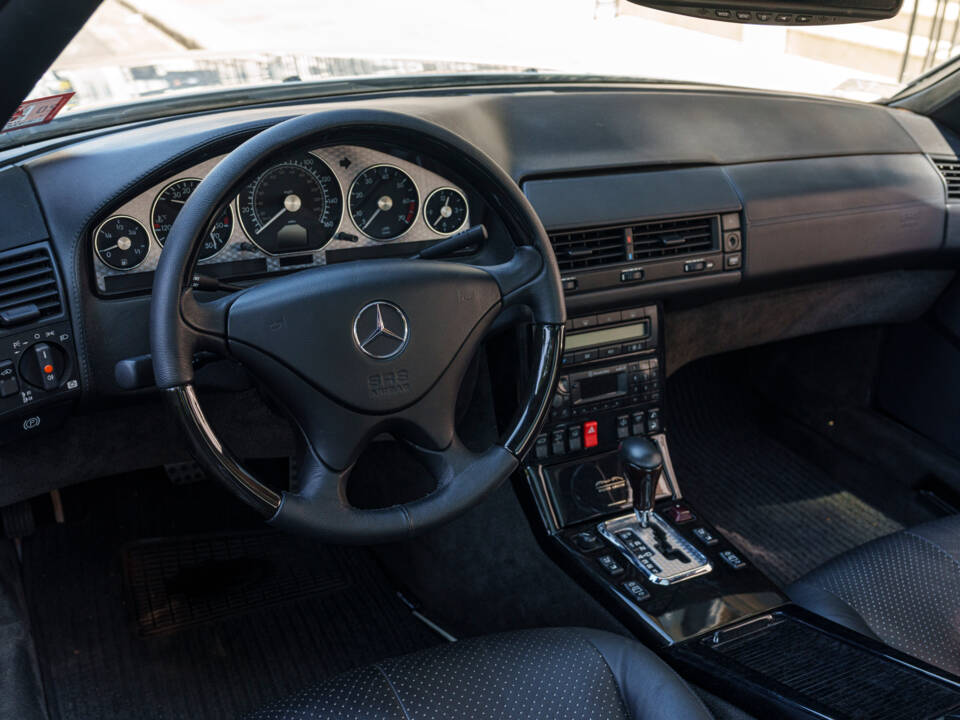 Bild 18/33 von Mercedes-Benz SL 600 (2002)