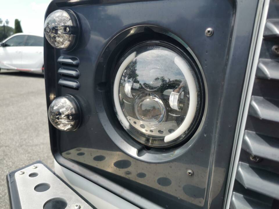 Image 44/45 of Land Rover Defender 110 Td5 (2001)