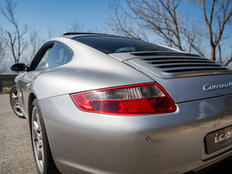 Image 17/82 of Porsche 911 Carrera 4S (WLS) (2006)