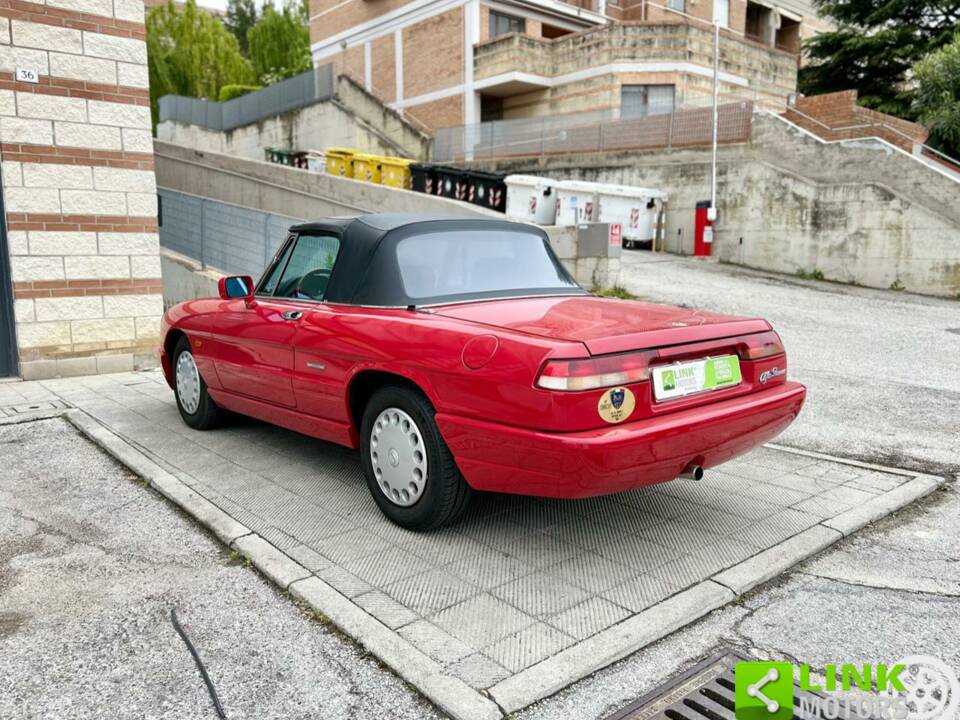 Imagen 4/10 de Alfa Romeo 1.6 Spider (1991)