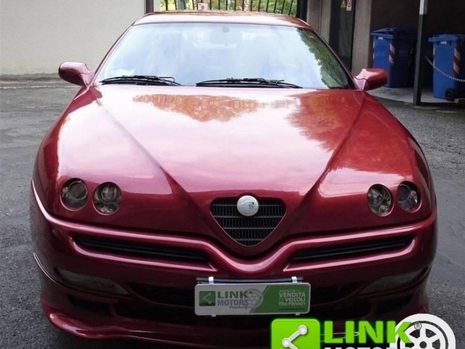 Imagen 2/8 de Alfa Romeo GTV 2.0 V6 Turbo (1996)