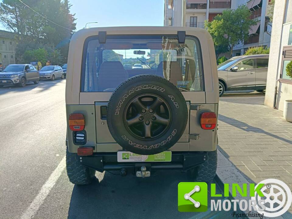 Image 7/10 of Jeep Wrangler 2.5L (1989)