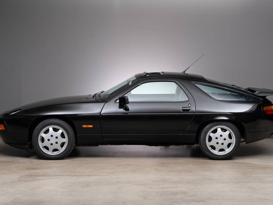 Image 8/43 of Porsche 928 GT (1991)