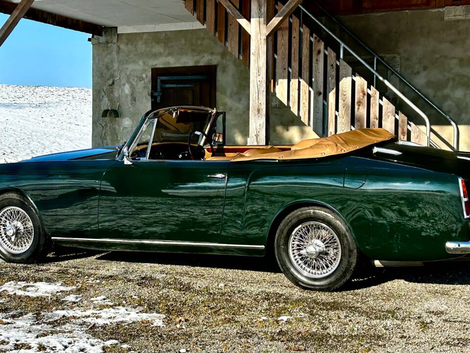 Image 3/14 of Alvis TE 21 (1966)