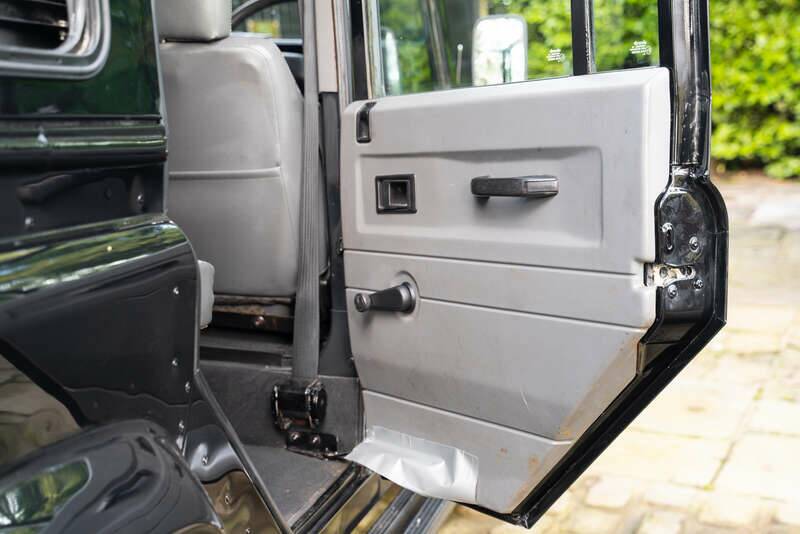 Image 34/50 of Land Rover Defender 110 Td5 (1999)