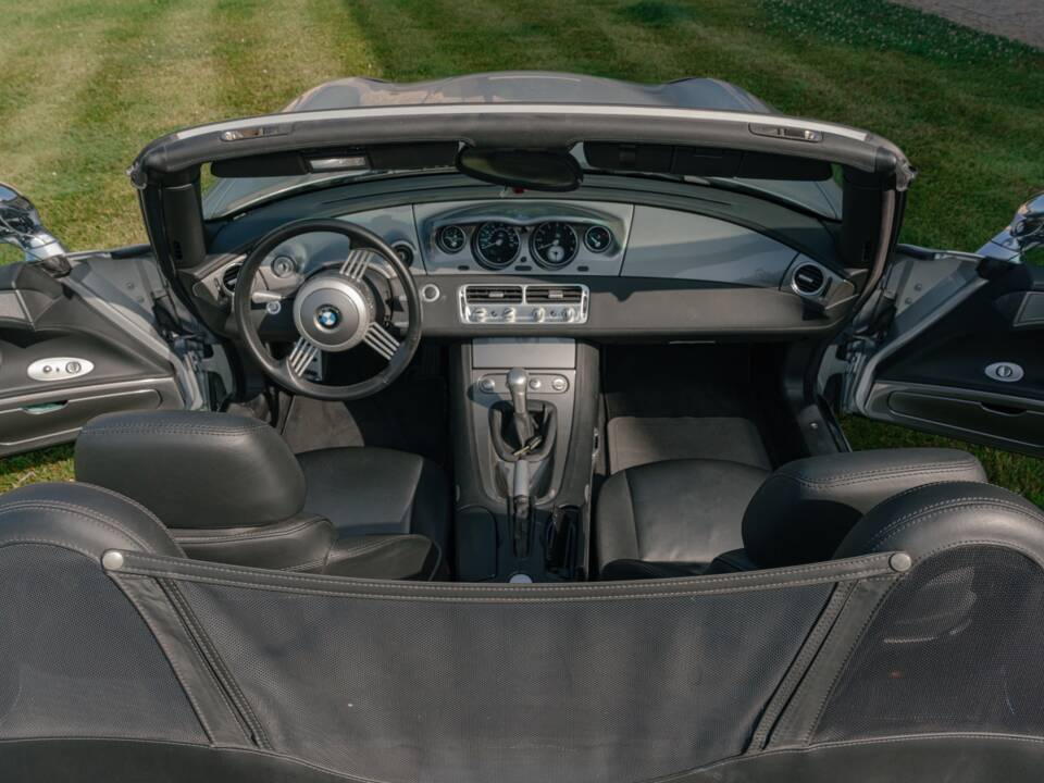 Image 178/185 of BMW Z8 (2001)