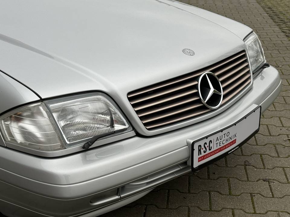 Bild 10/37 von Mercedes-Benz SL 500 (1996)