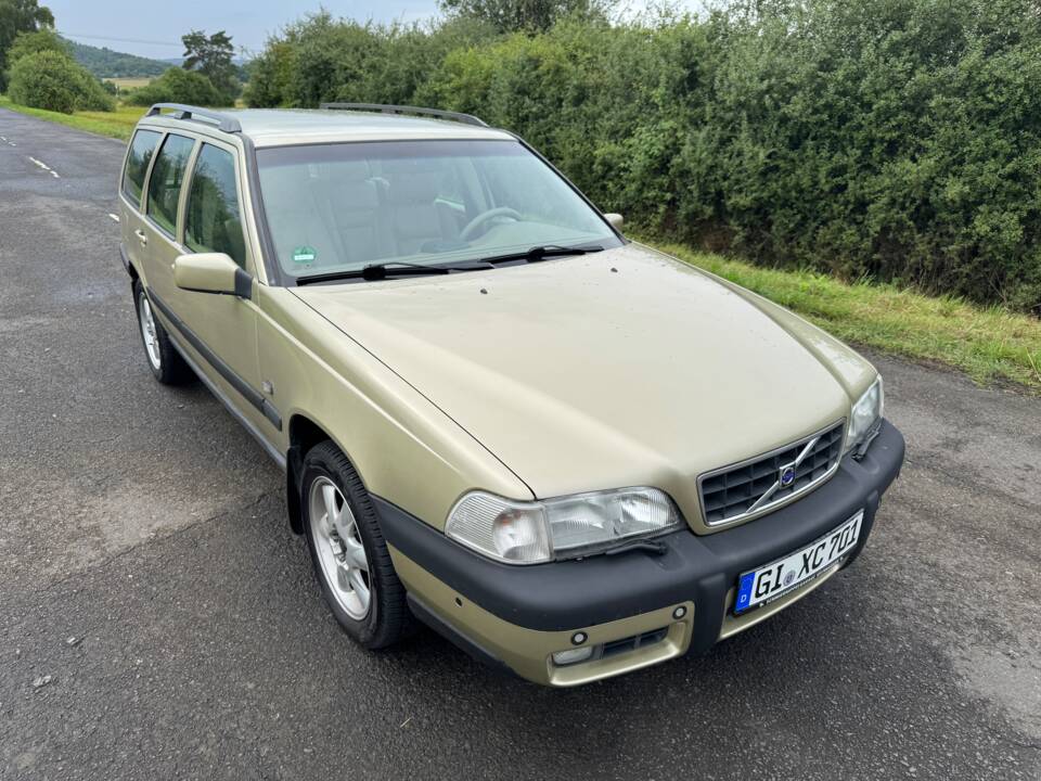 Image 10/20 of Volvo V 70 XC 2.5T (1998)